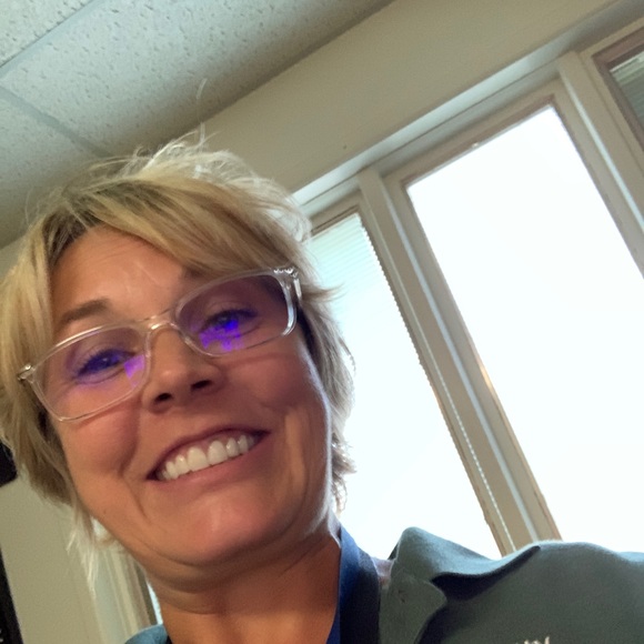 Meet your Posher, Heather - Picture 2 of 2